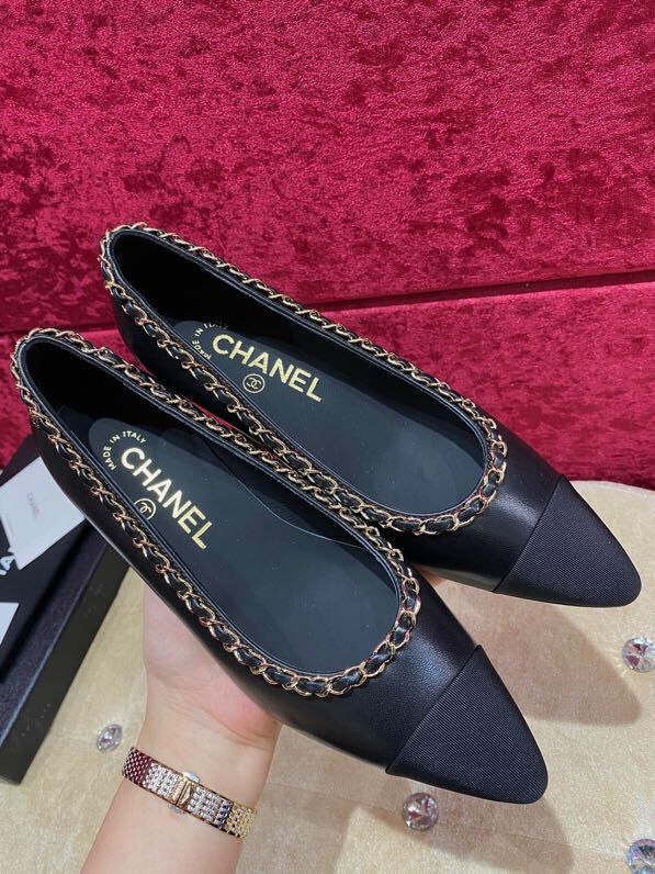 CHANEL香奈儿 标志性的链条金属链条尖头单鞋平底鞋