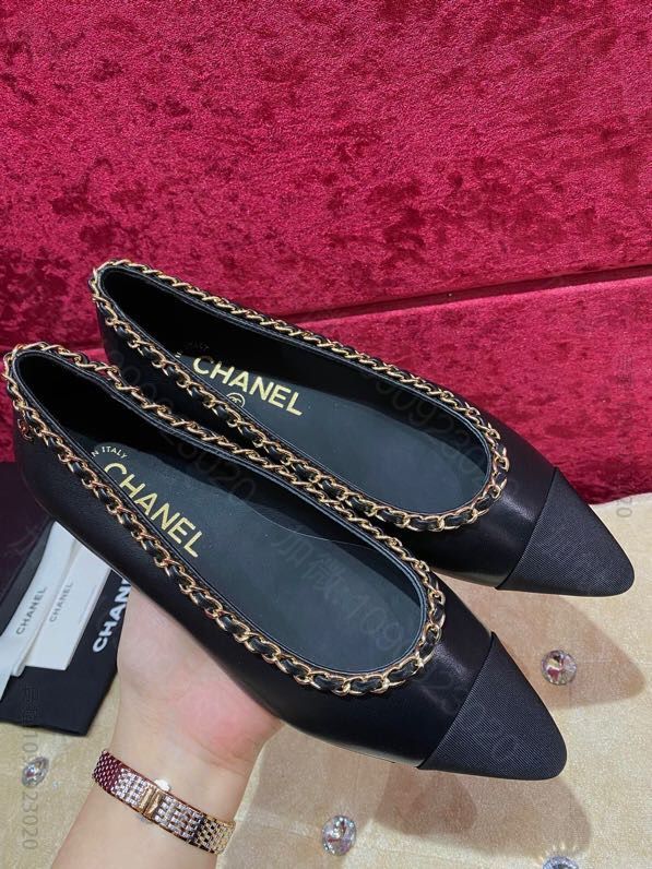 CHANEL香奈儿 标志性的链条金属链条尖头单鞋平底鞋