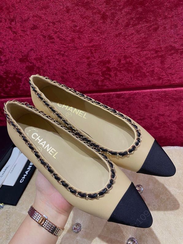 CHANEL香奈儿 标志性的链条金属链条尖头单鞋平底鞋