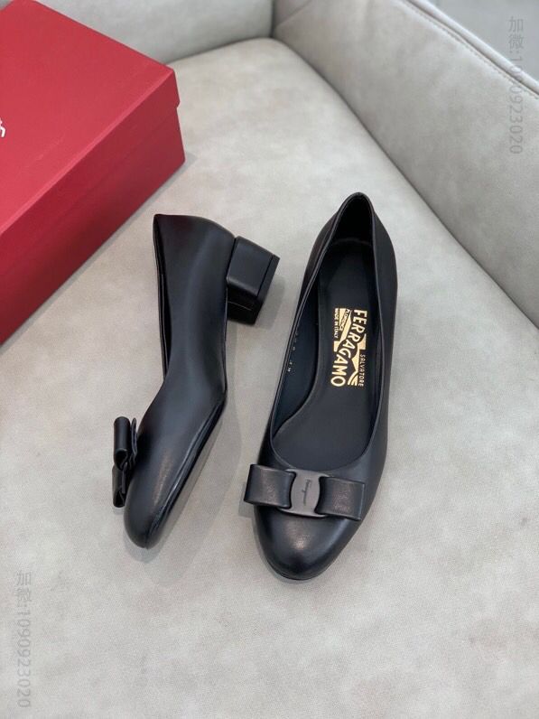 salvatore Ferragamo 最新菲拉格慕圆头纯色羊皮蝴蝶结低跟鞋