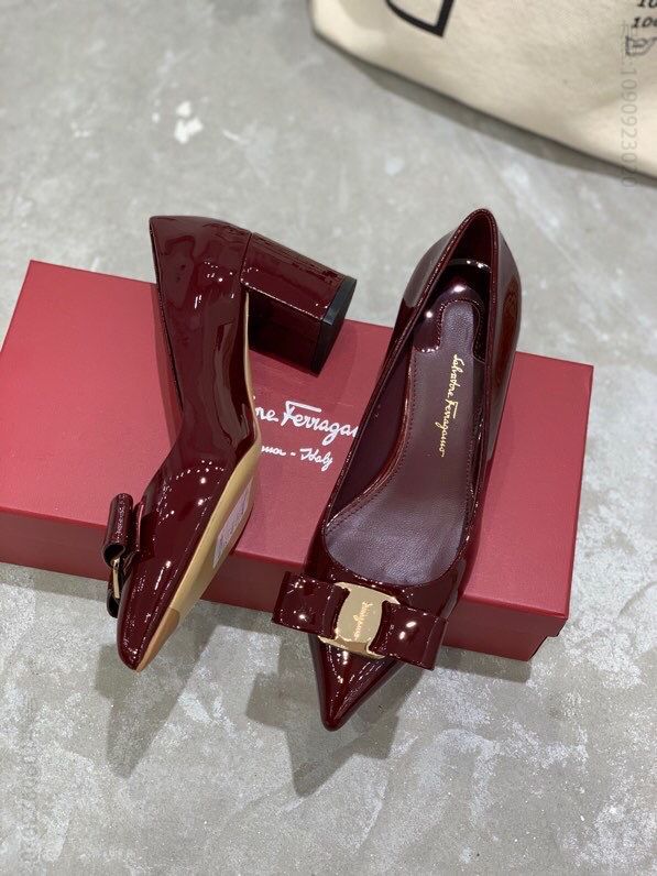 SF salvatore Ferragamo 菲拉格慕蝴蝶结粗跟尖头单鞋