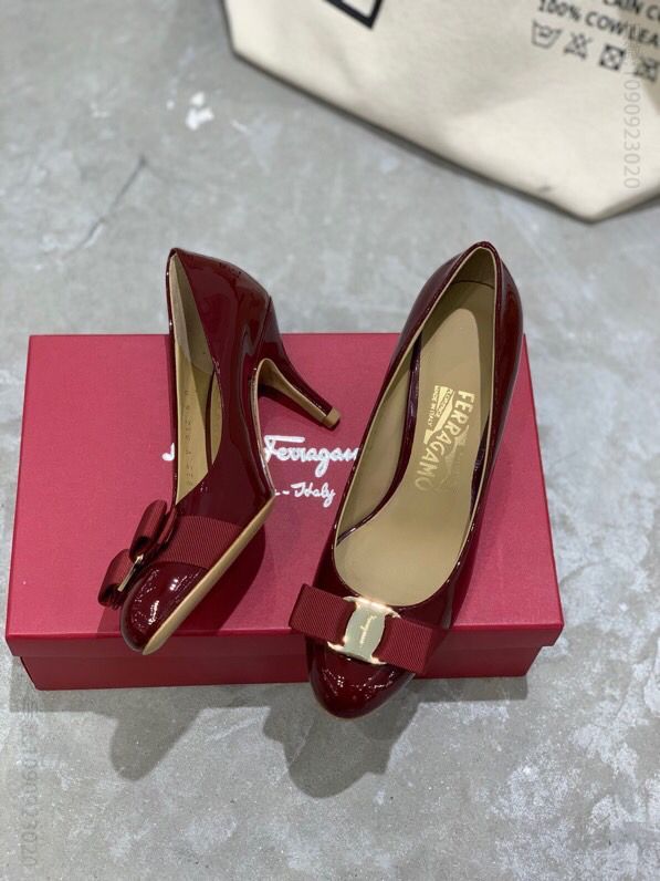 SF salvatore Ferragamo 菲拉格慕Vara经典款圆头高跟单鞋