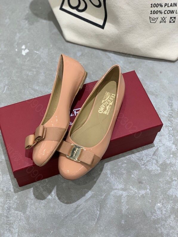 SF salvatore Ferragamo 菲拉格慕 Vara经典款圆头平...