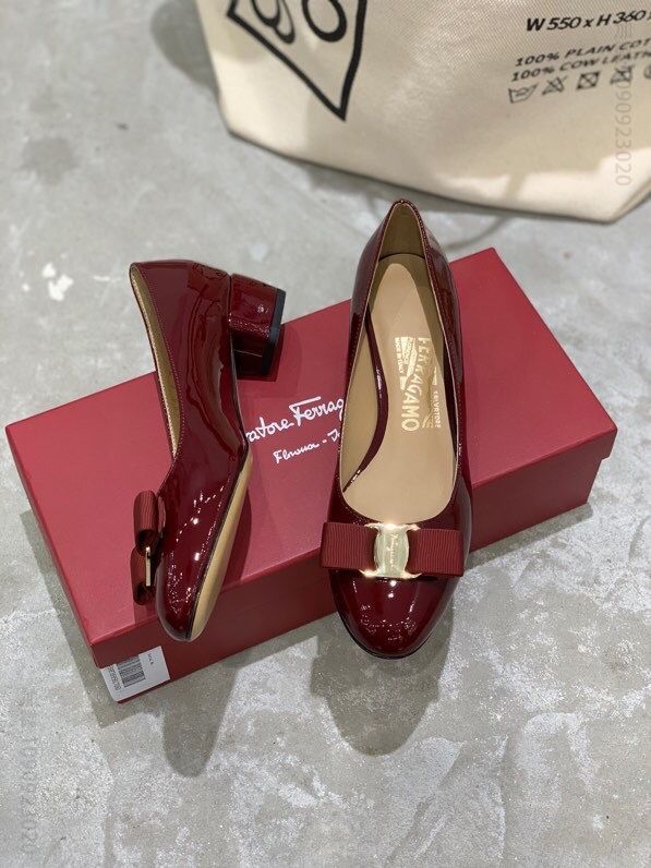 SF salvatore Ferragamo 菲拉格慕 Vara经典款圆头粗跟单鞋低跟鞋