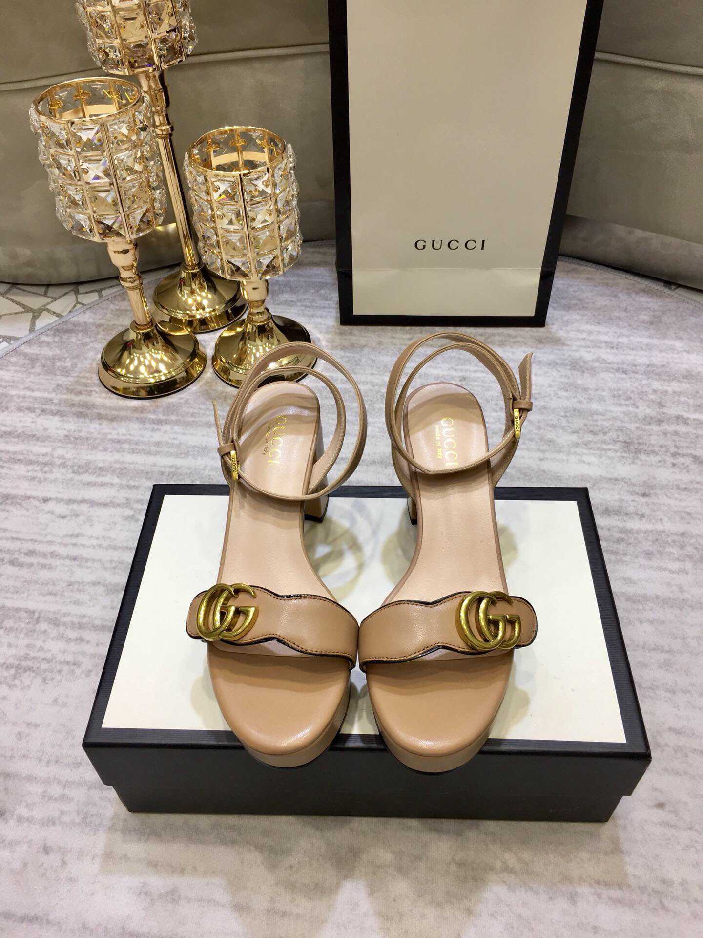 Gucci古驰 市场高端版本 面料、内里、中大底全真皮女士凉鞋