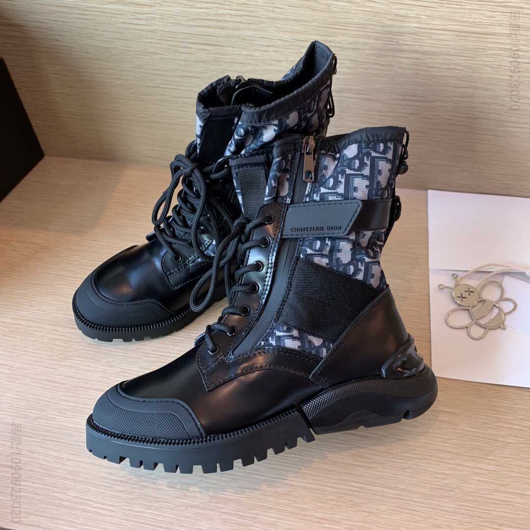 迪奥19Fw由秀新款Dior baby同款马丁靴