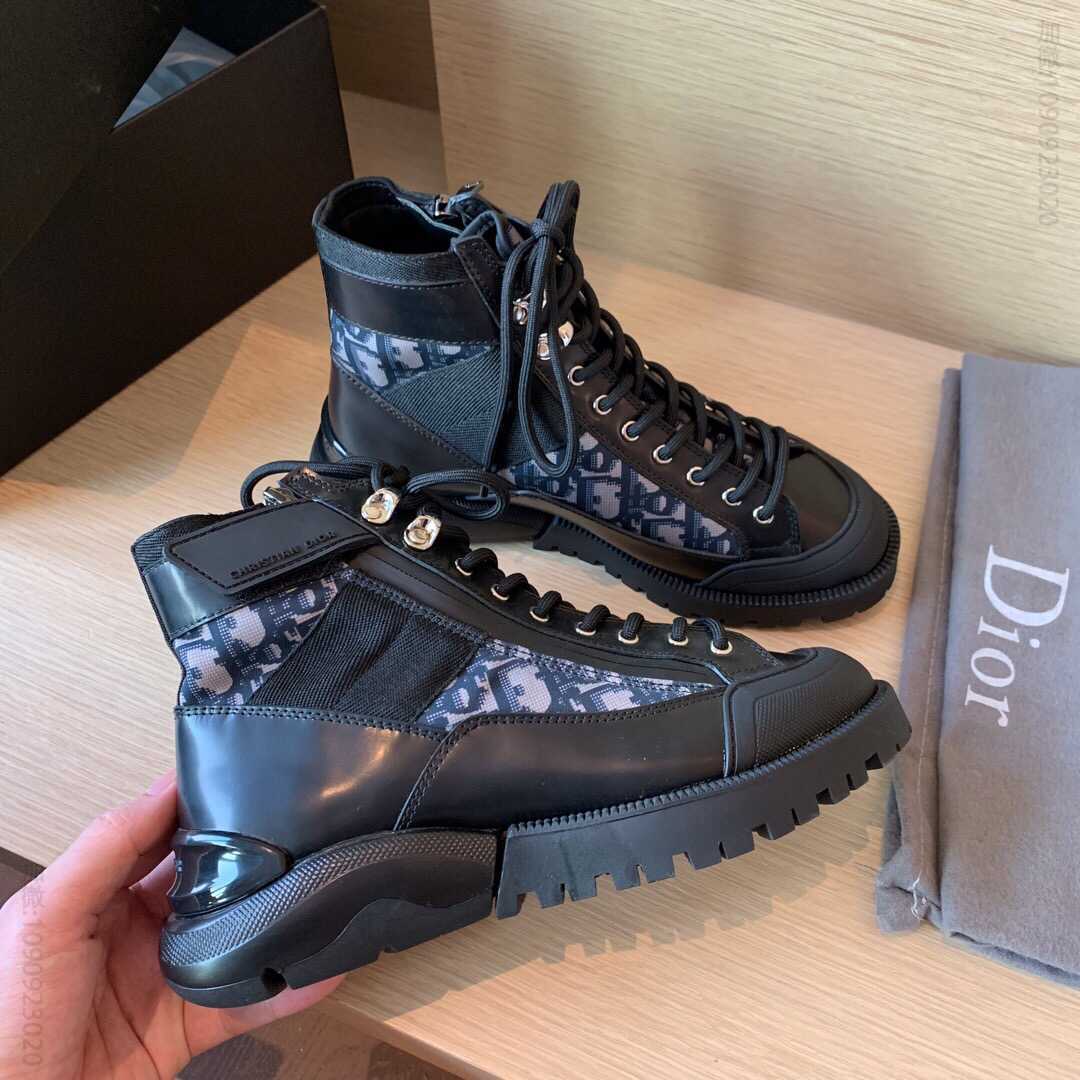 迪奥19Fw由秀新款Dior baby同款马丁靴