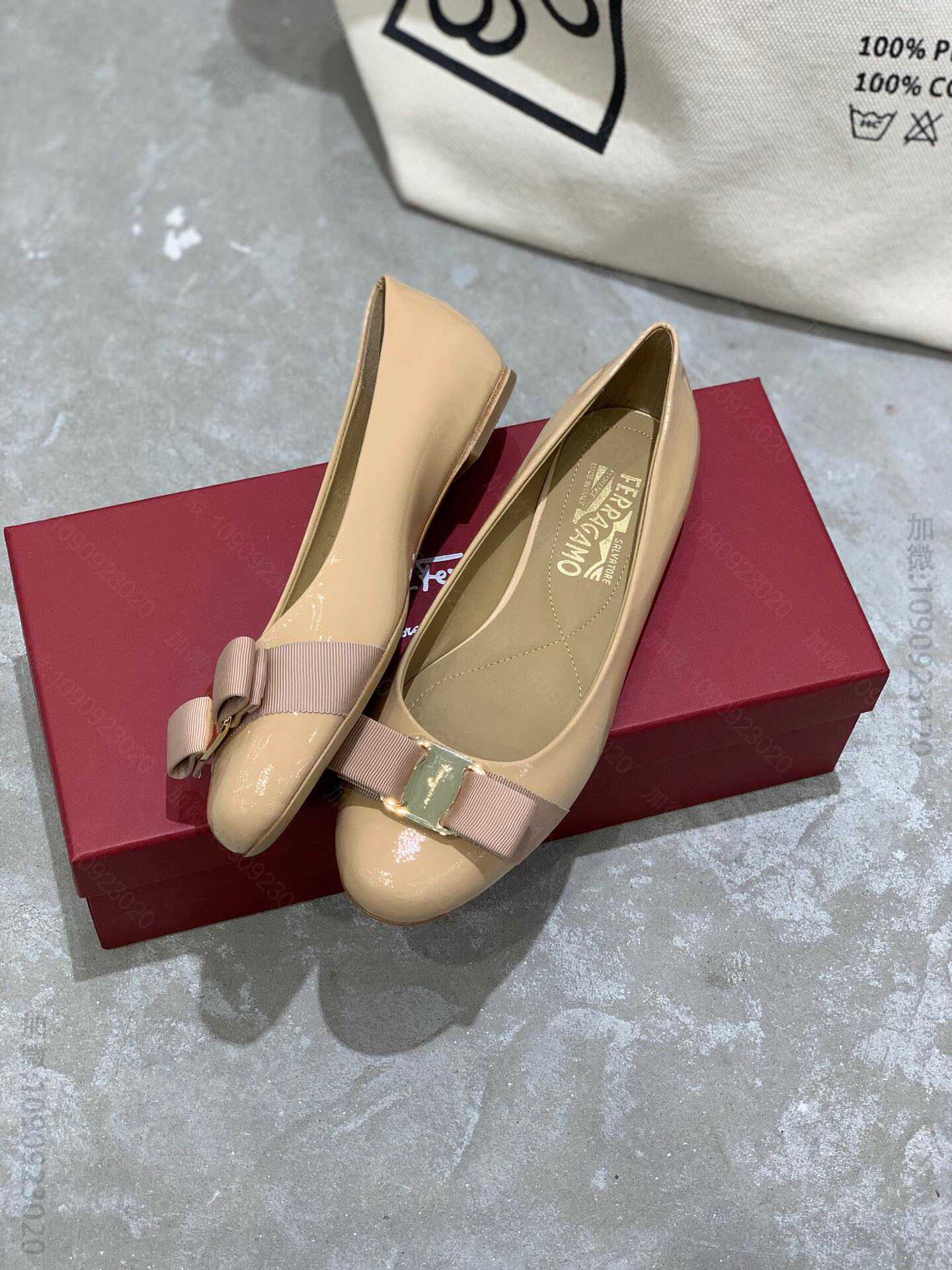 SF salvatore Ferragamo 菲拉格慕 Vara经典款圆头平...
