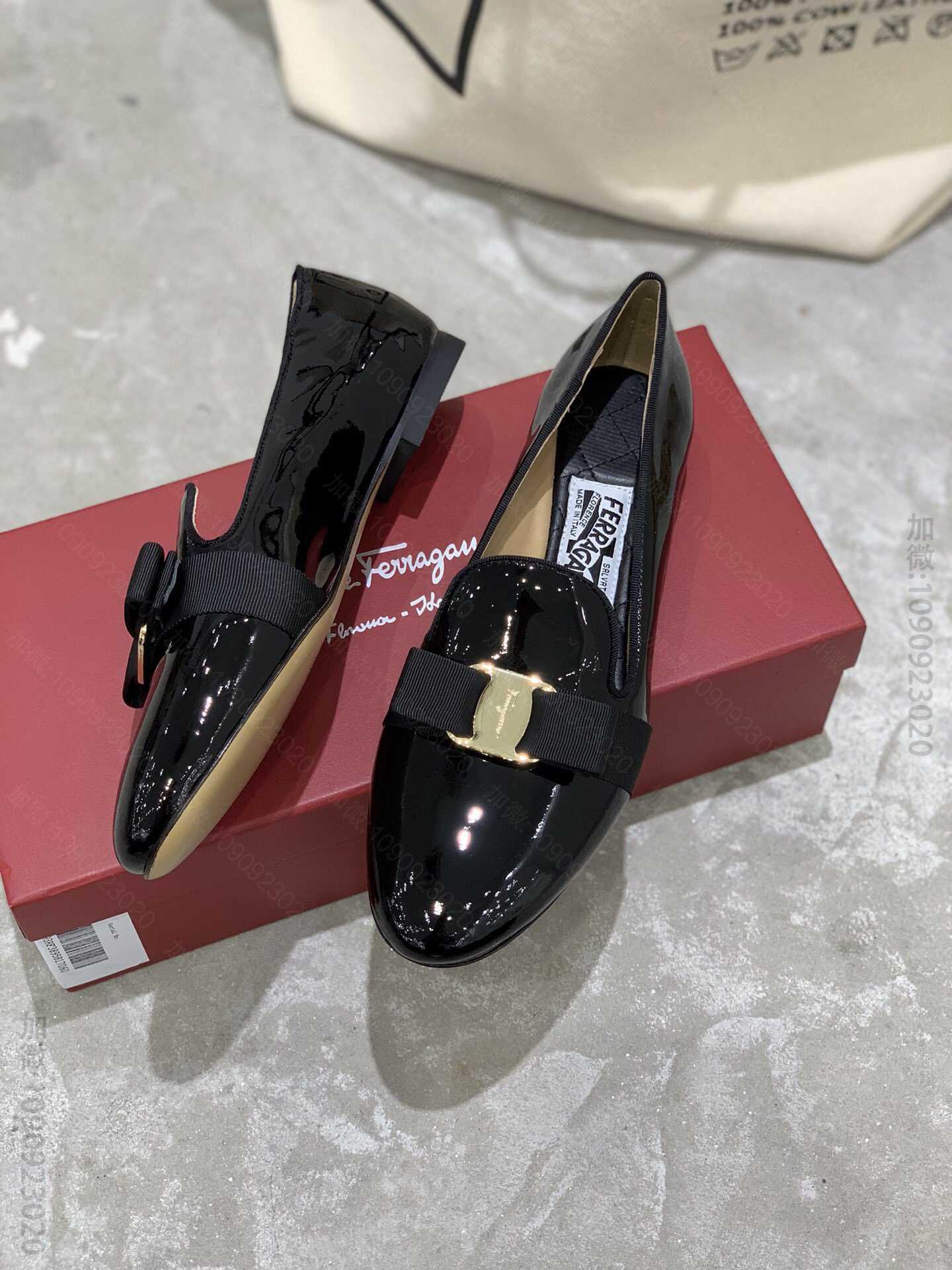 SF Ferragamo 菲拉格慕 经典圆头蝴蝶结平底乐福鞋