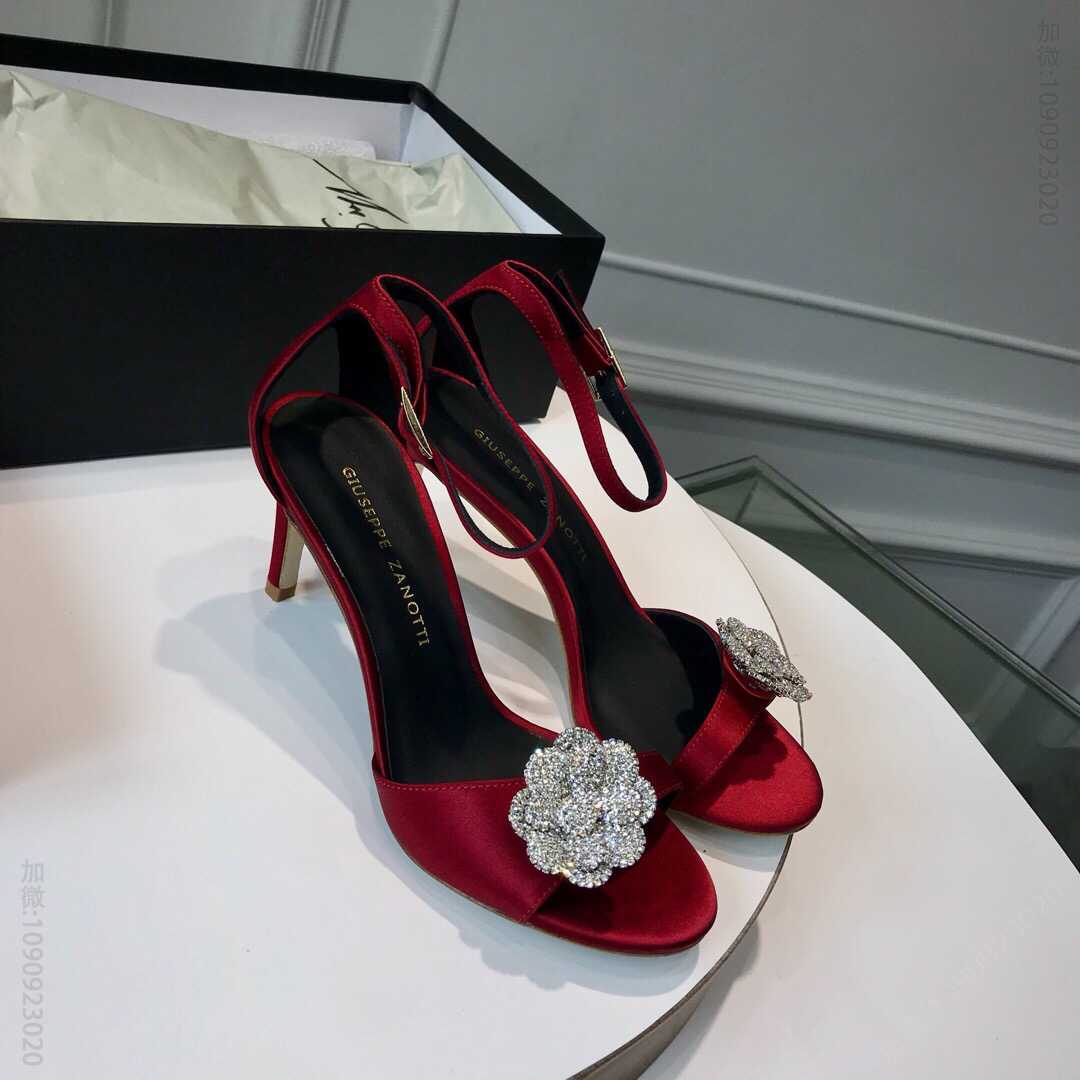 Giuseppe Zanotti 羊京面施华洛世奇钻饰扣真皮大底高跟鞋凉鞋