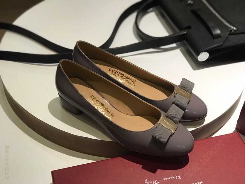 Salvatore Ferragamo菲拉格慕 经典款牛漆皮 内里：羊皮3.5Cm低跟鞋