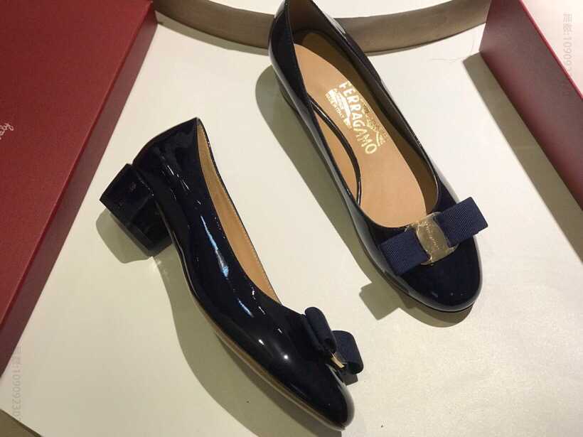 Salvatore Ferragamo菲拉格慕 经典款牛漆皮 内里：羊皮3.5Cm低跟鞋