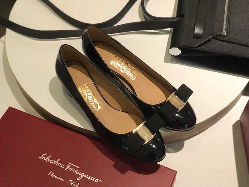 Salvatore Ferragamo菲拉格慕 经典款牛漆皮 内里：羊皮3.5Cm低跟鞋