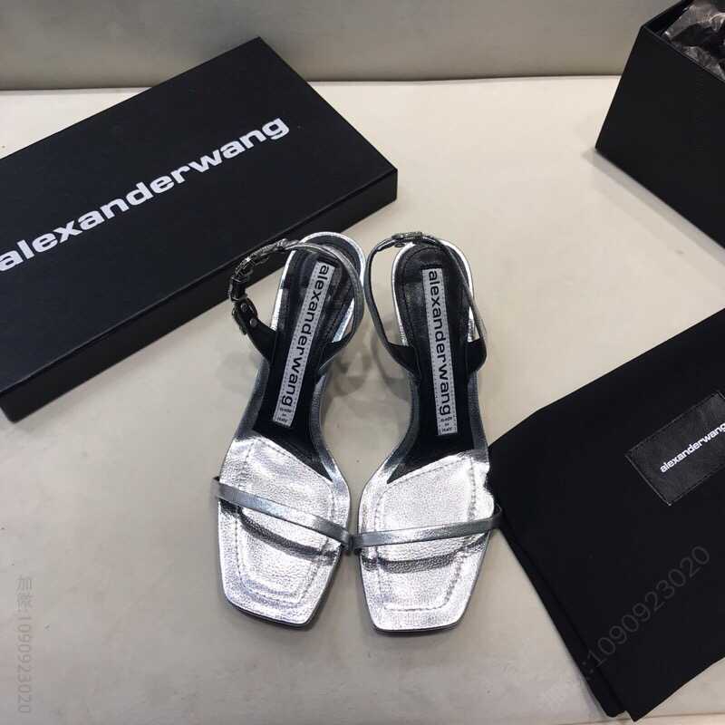 Alexander McQueen 各路明星/网红同款早春最凉鞋
