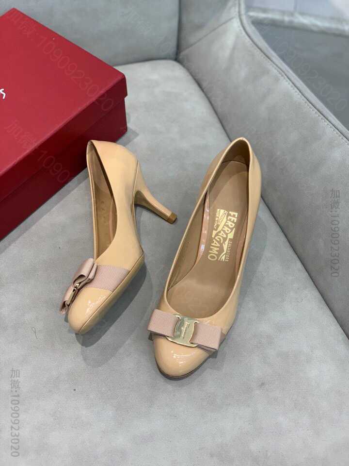 SF salvatore Ferragamo 菲拉格慕Vara经典款圆头高跟...