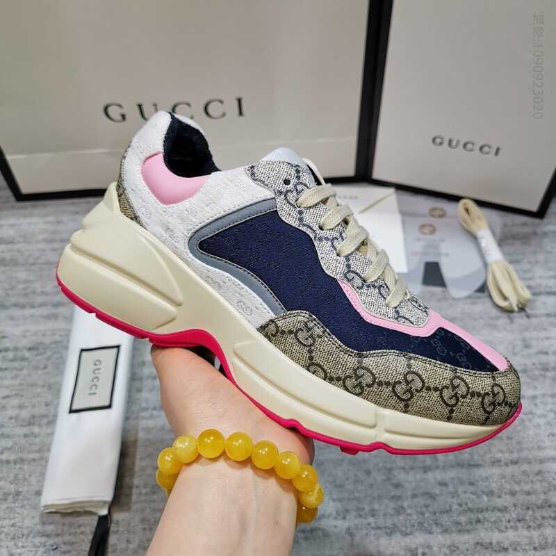 Gucci古驰 米色/乌木色和米色/蓝色GG Supreme高级人造帆布新款老爹鞋系列