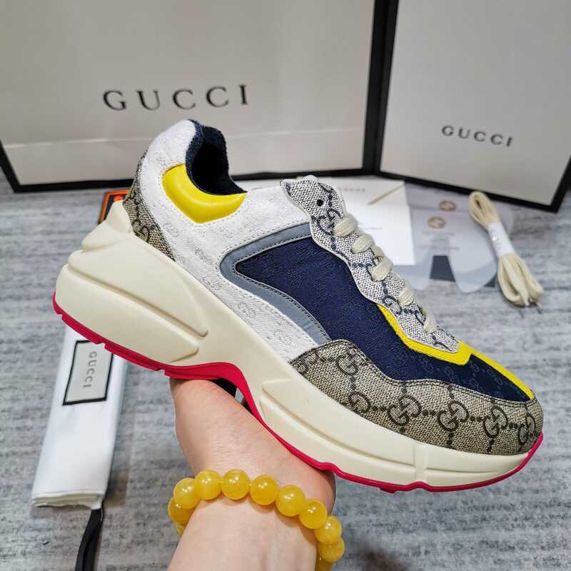 Gucci古驰 米色/乌木色和米色/蓝色GG Supreme高级人造帆布新款老爹鞋系列