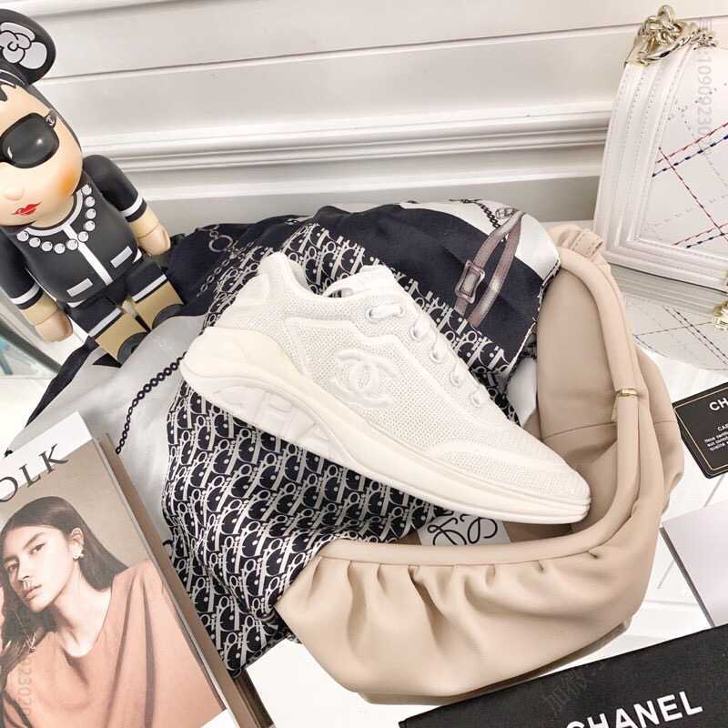 chanel香奈儿 小香新款双C Logo亮片拼接运动跑鞋