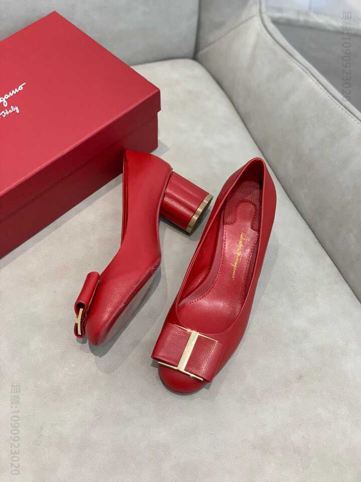 SF salvatore Ferragamo 菲拉格慕全新vara超大蝴蝶结圆头梅花跟高跟鞋