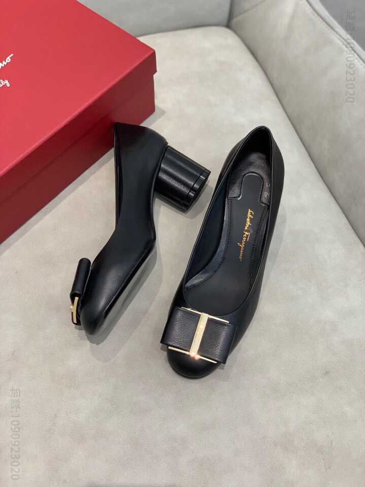 SF salvatore Ferragamo 菲拉格慕全新vara超大蝴蝶结圆头梅花跟高跟鞋
