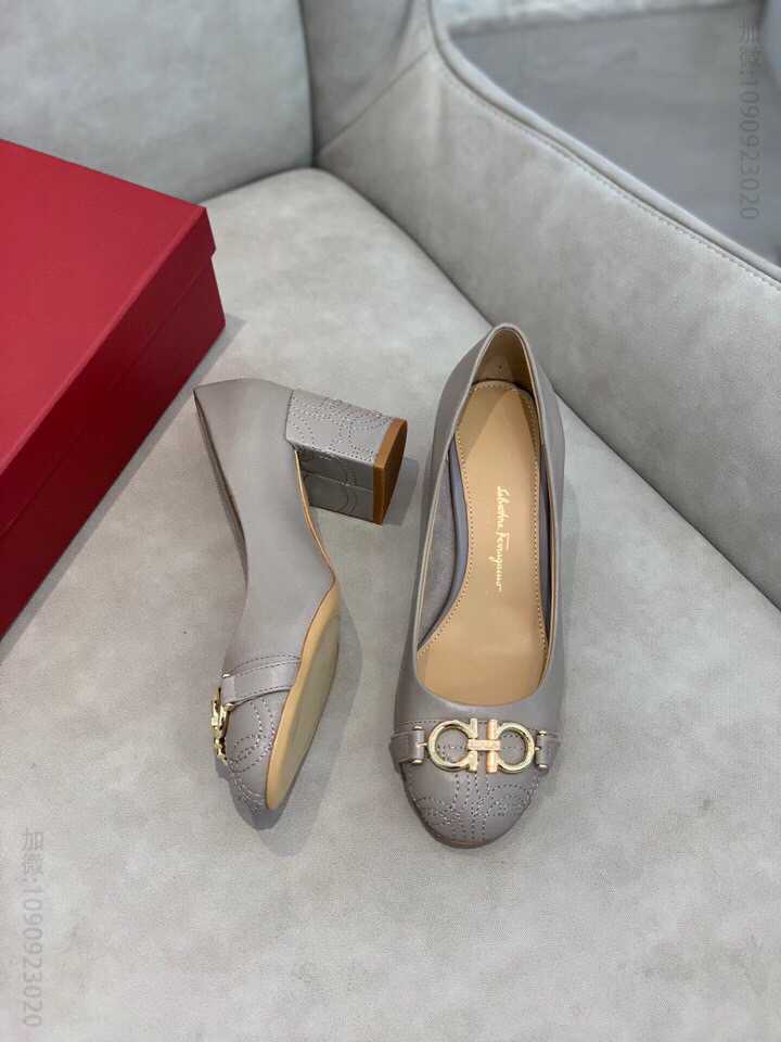 SF Ferragamo 菲拉格慕 新款圆头马蹄扣粗跟5.5cm高跟鞋