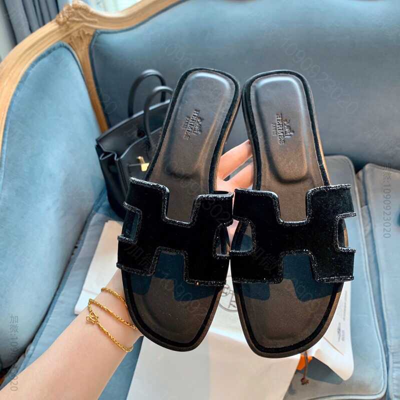 爱马仕HERMES 黑钻灰钻粉钻平底女士凉鞋