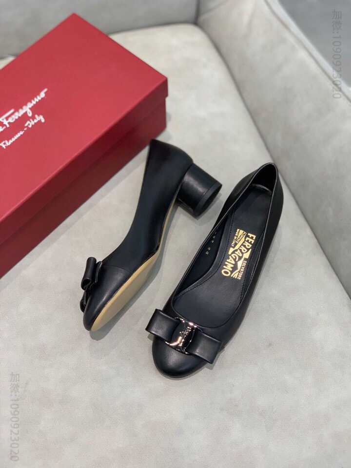 SF salvatore Ferragamo 菲拉格慕全新双色圆柱跟款标志性Ferragamo高跟鞋