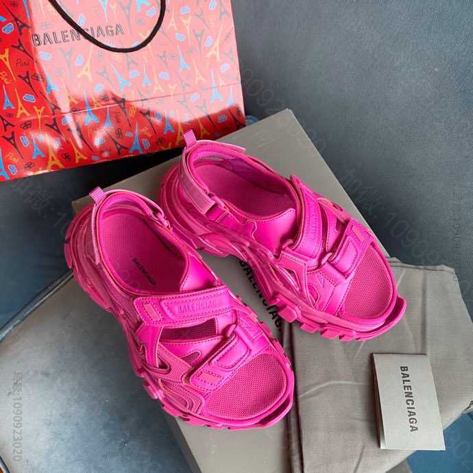 Balenciag巴黎世家 track系列2023最火的老爹凉鞋