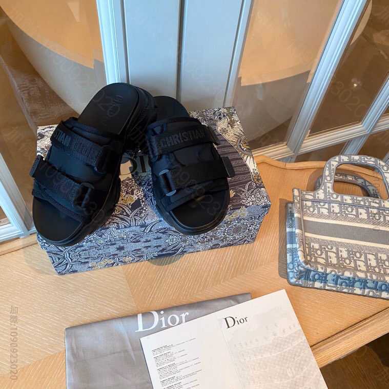 DIOR迪奥 小牛皮和尼龙制作老爹拖鞋凉鞋