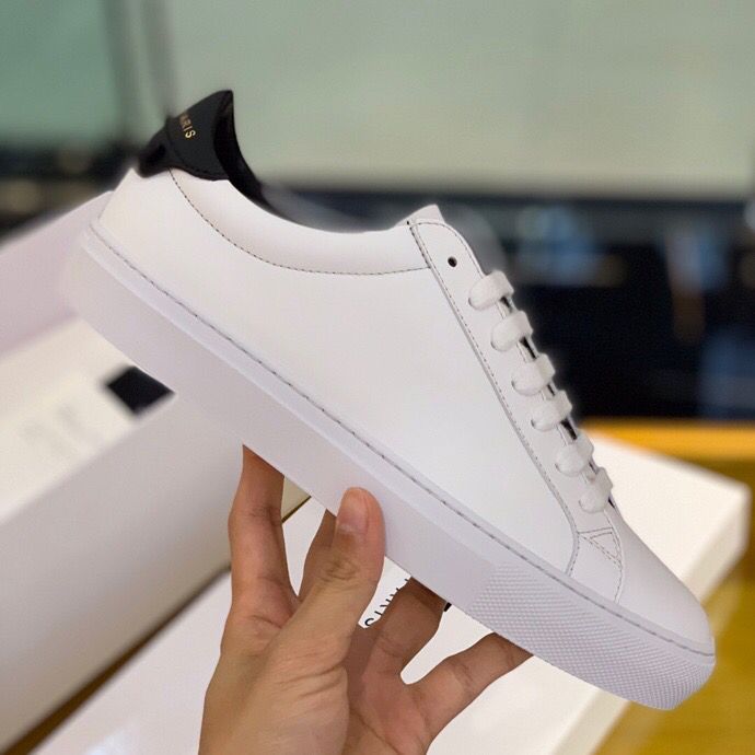 Givenchy纪梵希 哑光白色皮革材质Urban Street男士运动鞋