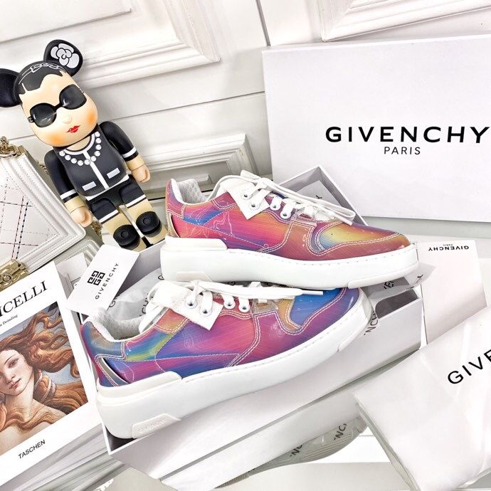 Givenchy纪梵希 2023新款牛皮鞋面垫脚胎牛皮字母运动鞋