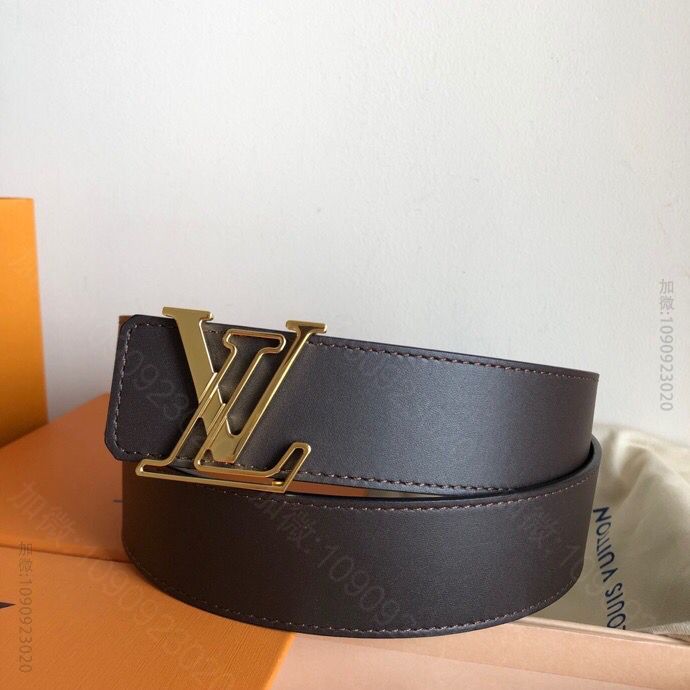LV 路易威登 搭配精钢字母花纹挂扣头层牛皮双面外用腰带
