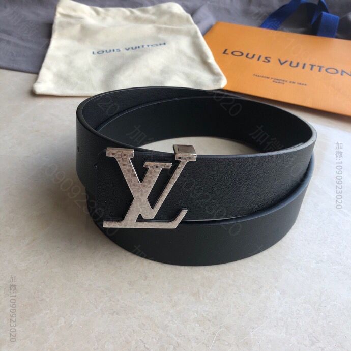 LV 路易威登 精钢字母花纹挂扣3.8cm头层牛皮双面外用腰带