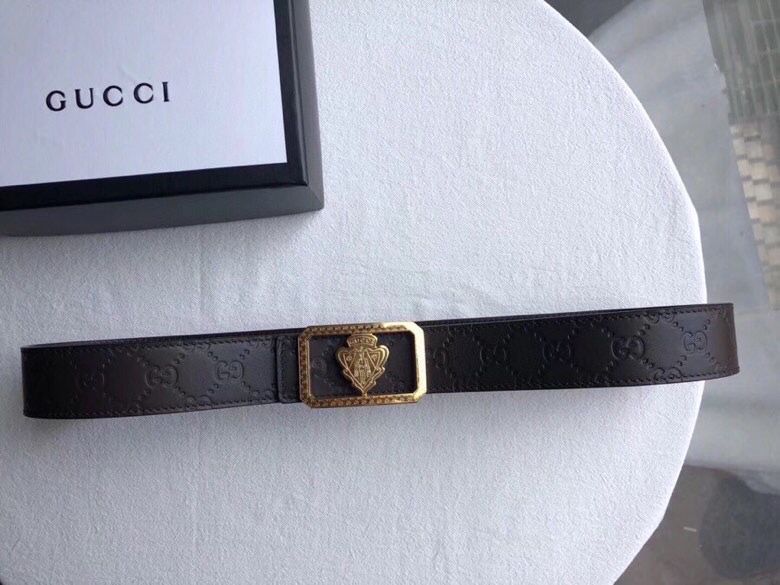 古驰(Gucci)3.5cm精钢盾牌金属扣搭配压花牛皮腰带