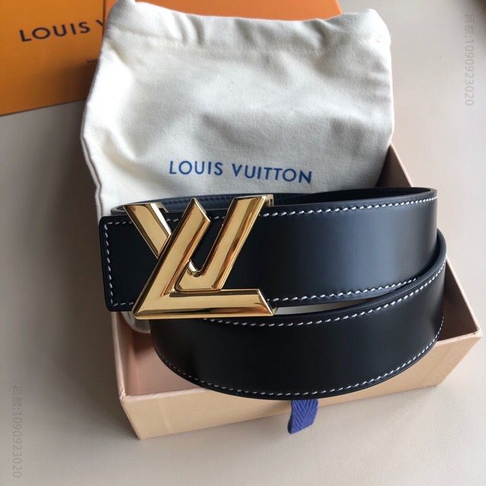 LV/路易威登 3.8cm字母内穿金属扣头搭配进口头层牛皮腰带