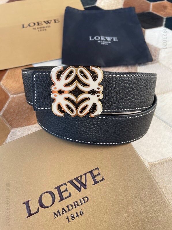 西班牙LOEWE罗意威 标识树脂金属挂扣3.8cm原版荔枝两面外用腰带