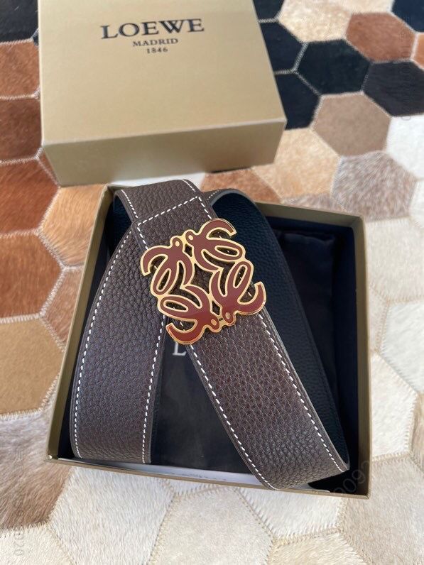 西班牙LOEWE罗意威 标识树脂金属挂扣3.8cm原版荔枝两面外用腰带