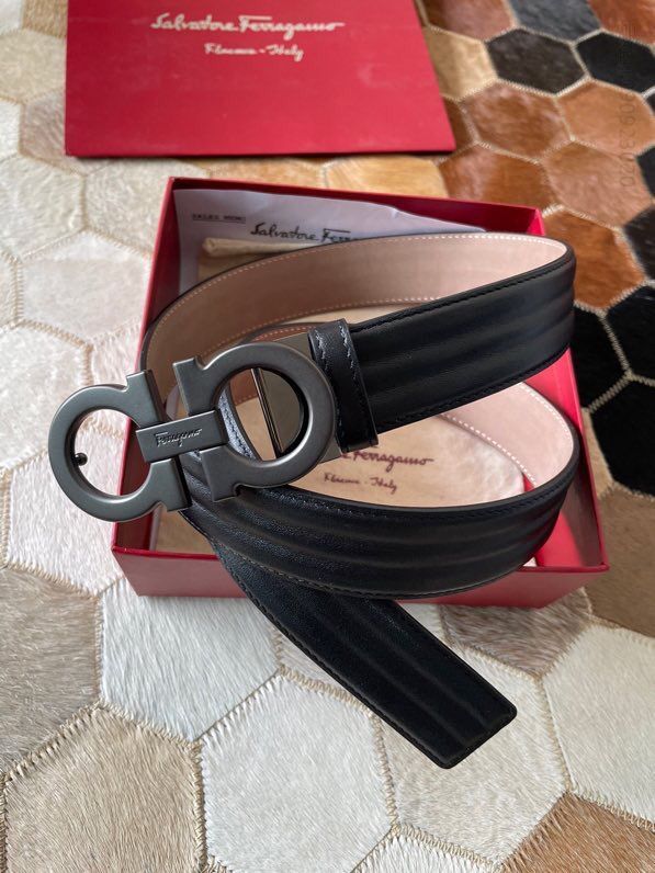 SalvatoreFerragamo菲拉格慕男士3.5cm精致双圈马蹄金属扣头层牛皮压纹树膏腰带