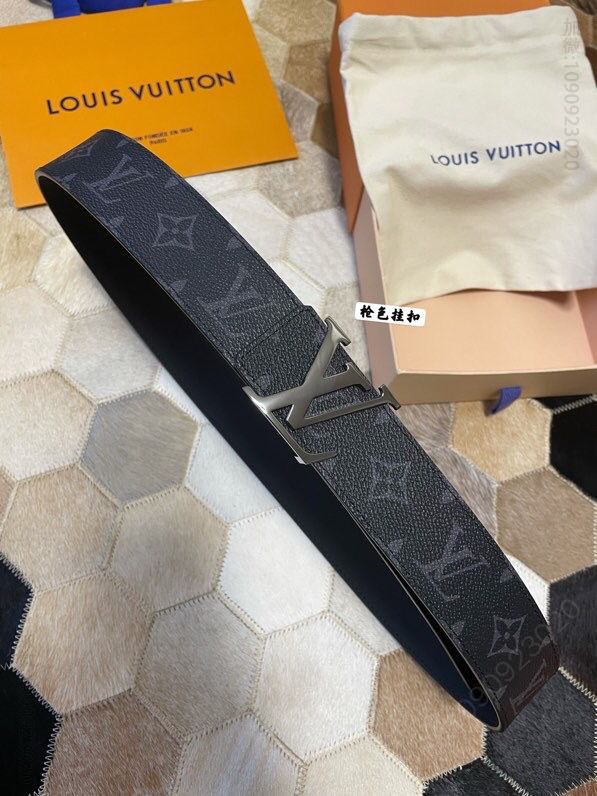 LV/路易威登 经典LV字母搭扣LV Initiales双面腰带