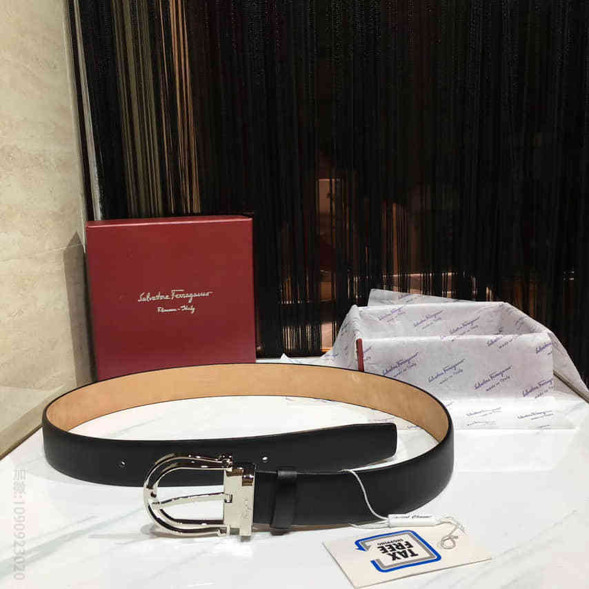 〖Ferragamo菲拉格慕〗宽3.5CM可调节牛皮皮带