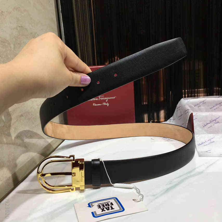 〖Ferragamo菲拉格慕〗宽3.5CM可调节牛皮皮带
