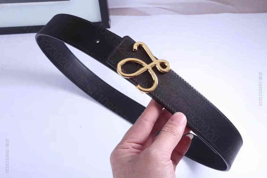 Enrique Loewe Roesssberg罗意威 进口牛皮 精钢挂扣 ...