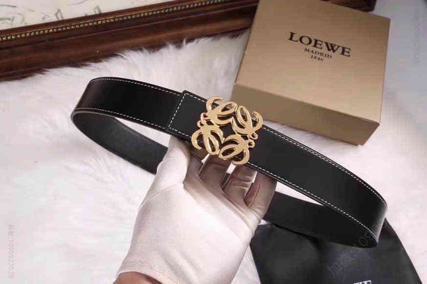 Enrique Loewe Roesssberg罗意威 精钢字母L组成的挂扣 男士腰带