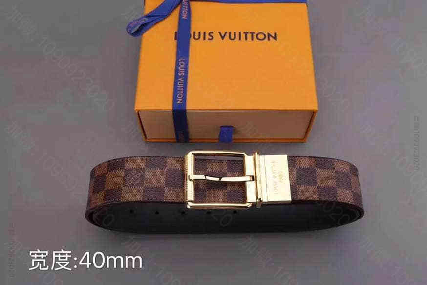 Louis Vuitton路易威登 Monogram帆布配小牛皮材质LV银色...