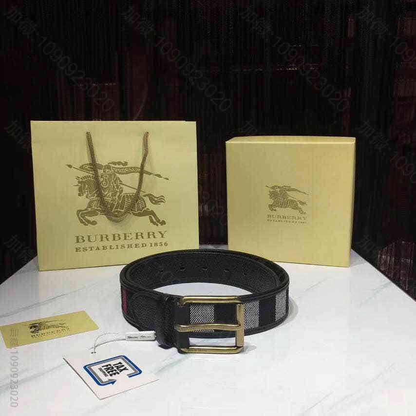 BURBERRY巴宝莉 采用光滑皮革材质 双面两用皮革腰带