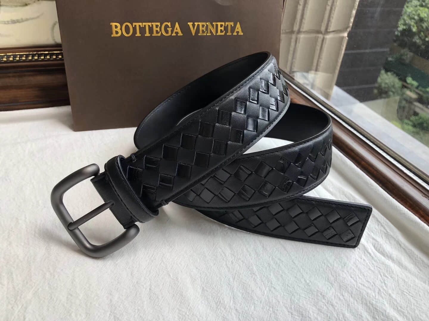 BottegaVenetaA葆碟家鳄鱼皮编织工艺结合复古针式扣头2023最新款男士腰带
