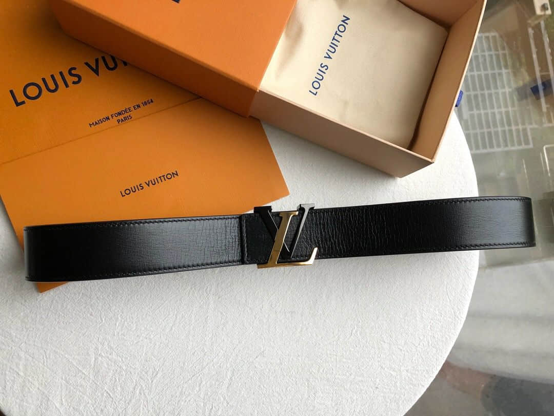 Louis Vuitton路易威登 专柜精致字母间色金属扣搭配手搓纹腰带4.0CM