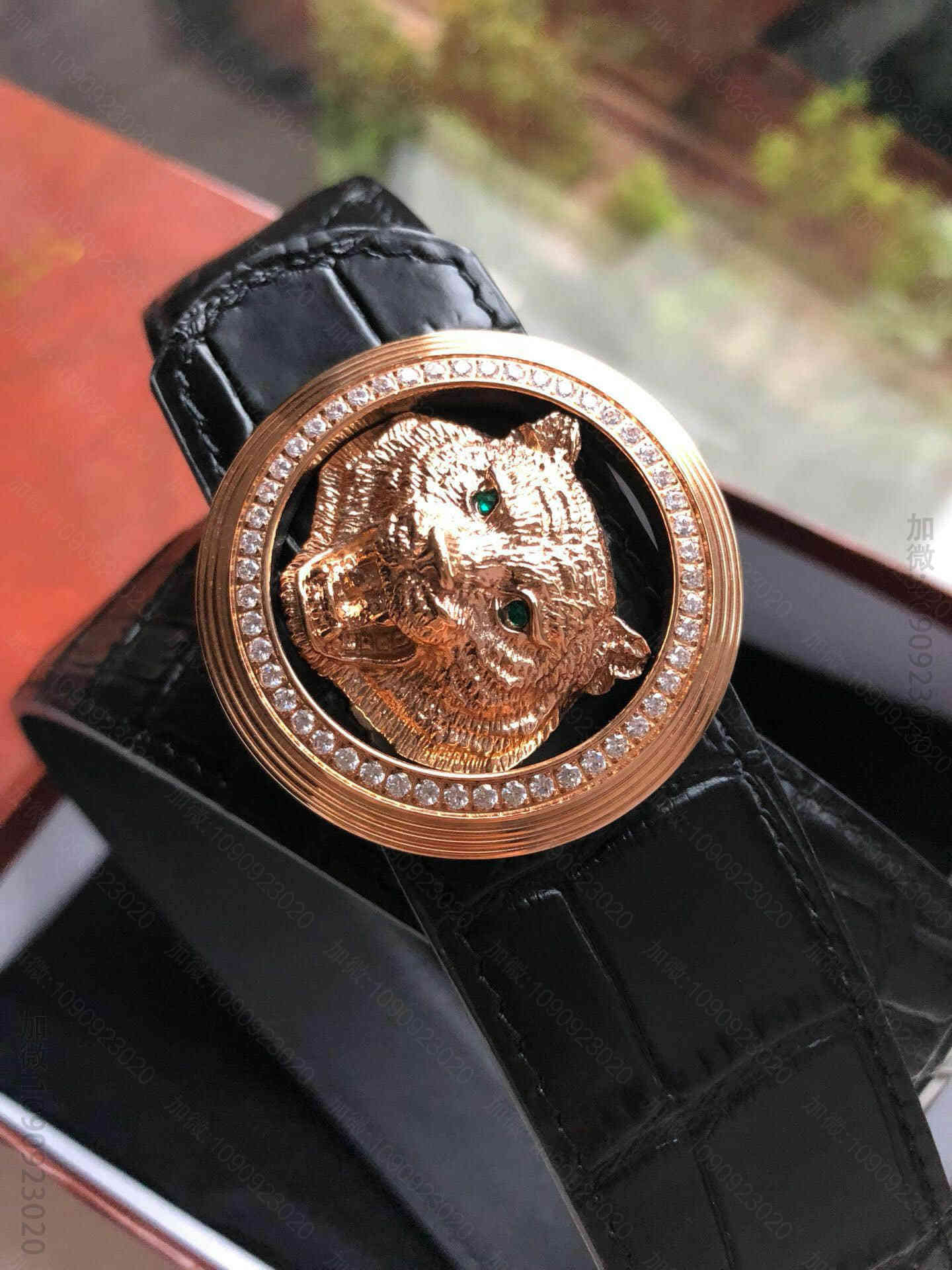 STEFANORICCI史蒂芬精钢动物图案虎头镶嵌钻金属挂扣，腰带牛皮鳄鱼纹...