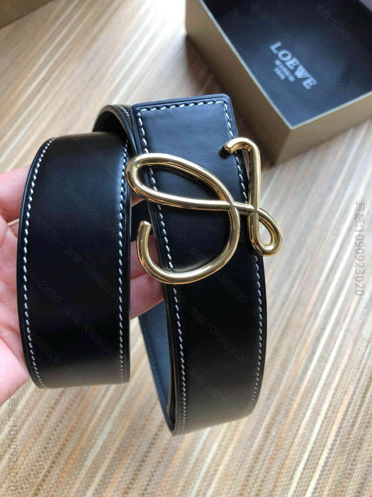 LOEWE罗意威 精钢材质蝴蝶金属扣搭配进口牛皮可双面外用腰带3.8CM