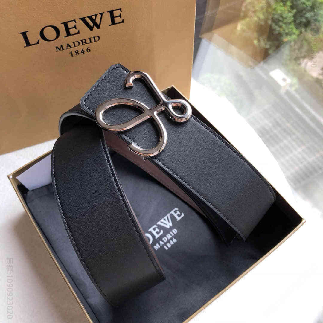 LOEWE罗意威 精钢材质搭配进口牛皮可双面外用腰带3.8CM